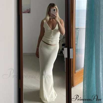 Deep V-Neck Stylish White Seam Top