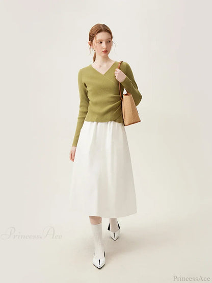 Minimalist V-neck Knit Bottom Sweater Sweater